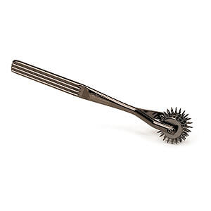 Liebe Seele Three-Row Pinwheel (Pewter), spiked wheel with three discs